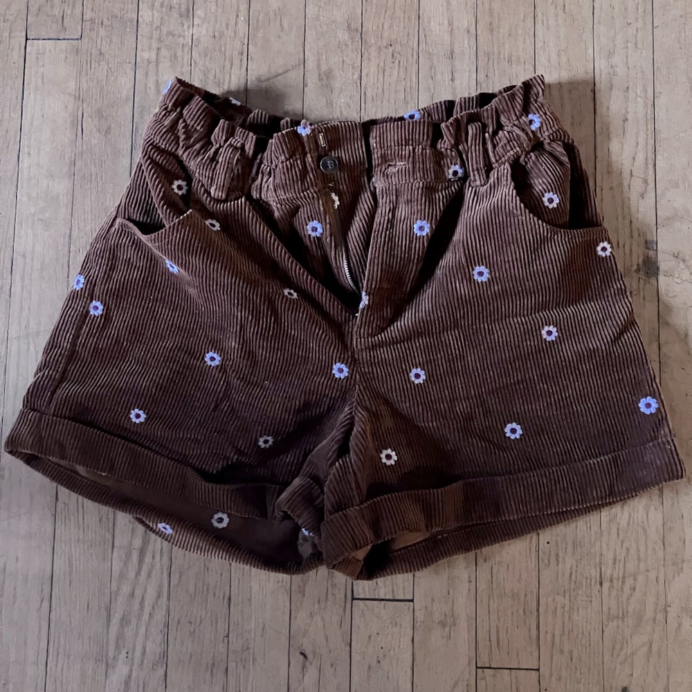 🩷Embroidered Corduroy Shorts🩷